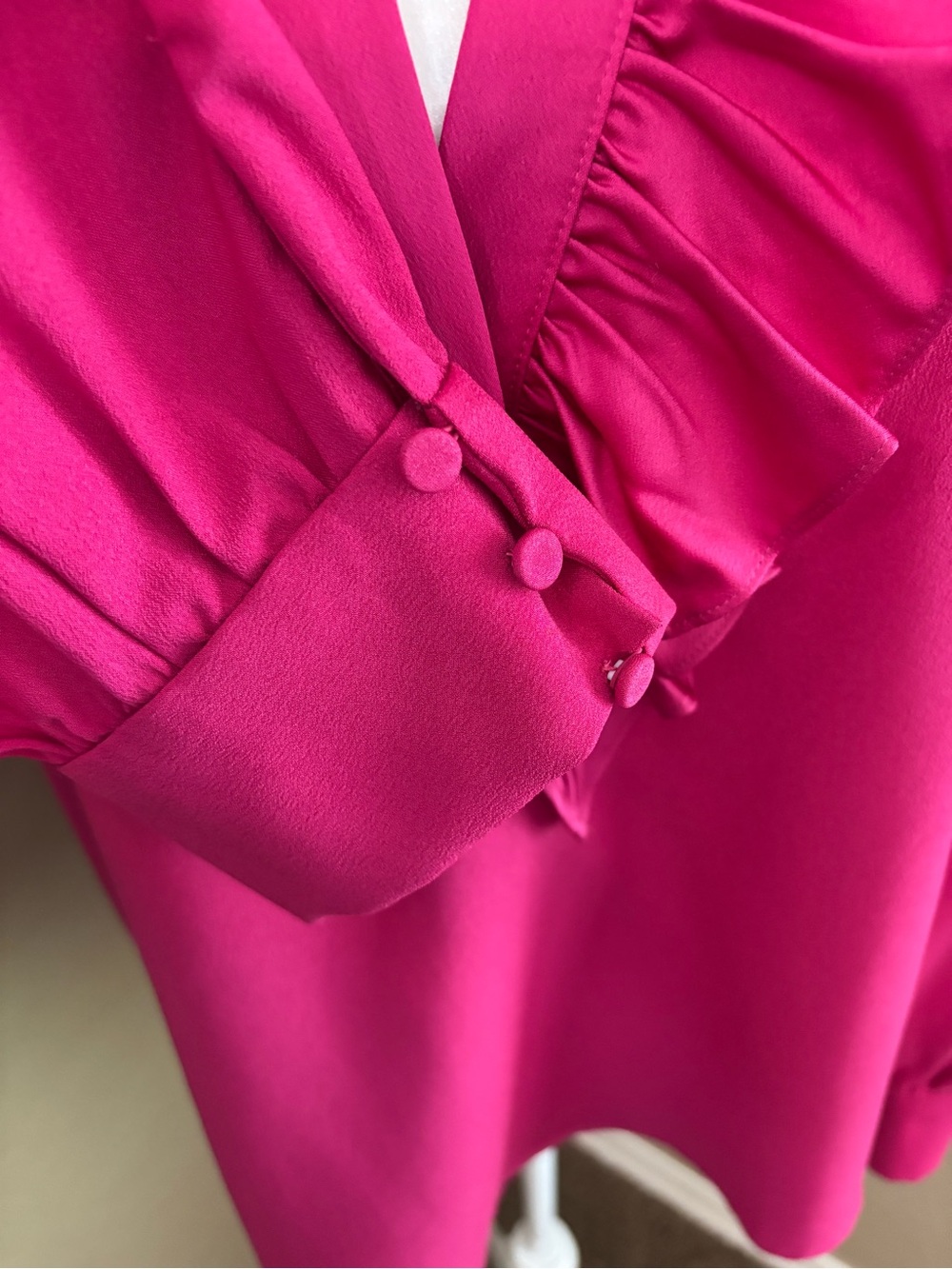 J. CREW 💕 V-Neck Ruffle Blouse - Picture 4 of 14